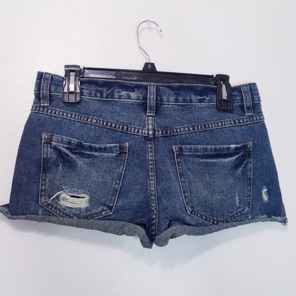 🌸 Free People | Jillian Runway Distressed Denim Shorts, size‎ 25 - Picture 11 of 11